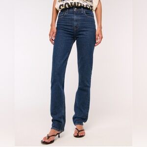 Abercrombie & Fitch The 90s Slim Straight Jean Ultra High Rise